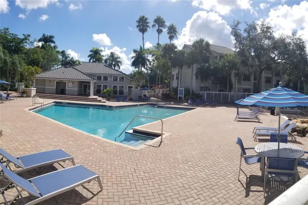 $1,950 | 11205 West Atlantic Boulevard, Unit 305, Coral Springs, FL 33071