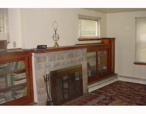 574 Waterloo Road Utica, PA 16362 - Photo 4 of 8 Living Room.