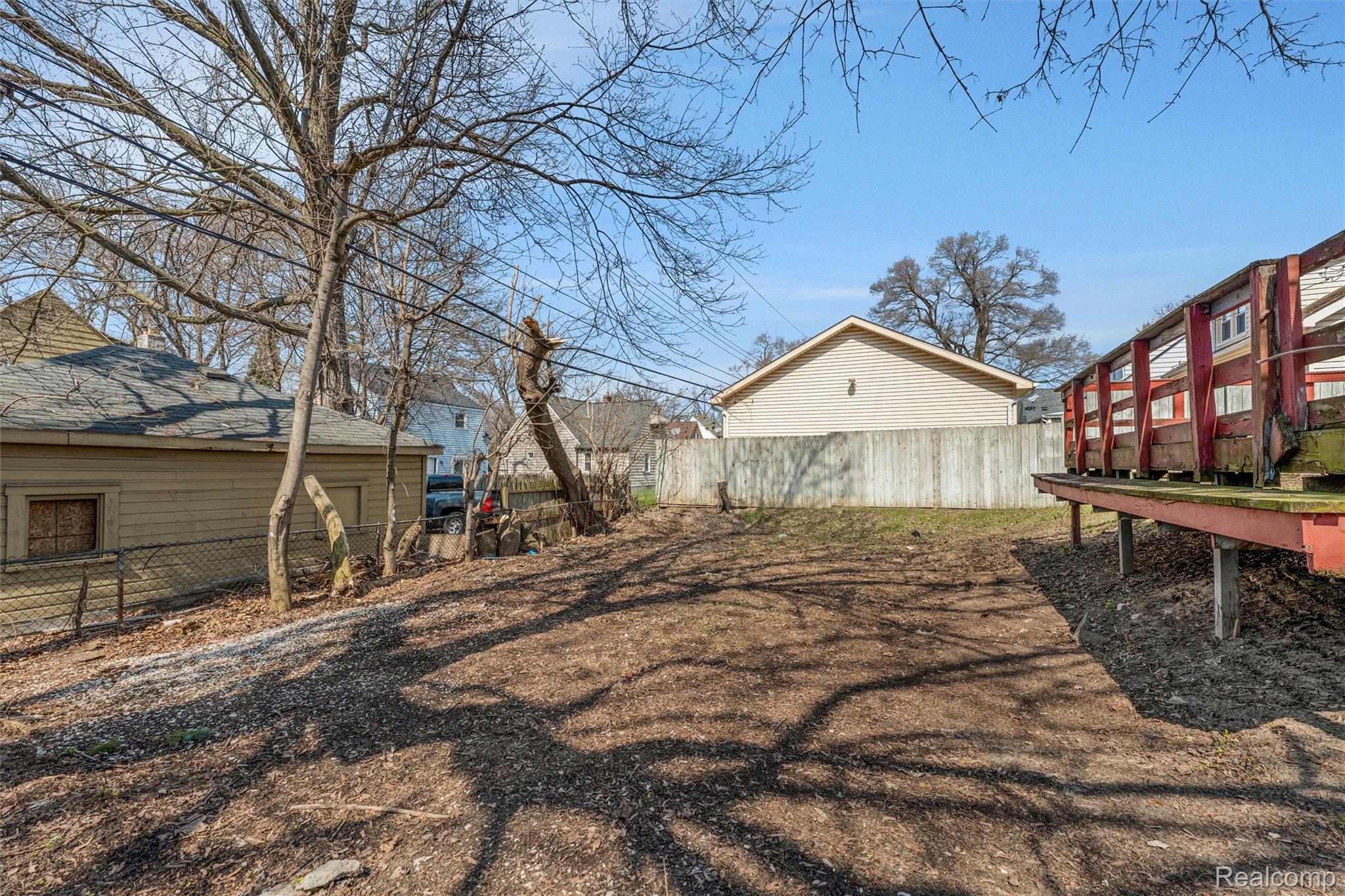 917 Perry Street Pontiac, MI 48340 - Photo 37 of 37 View of yard