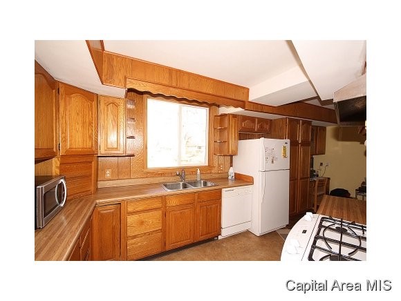 313 West Spruce Street Chatham, IL 62629 - Photo 4 of 23