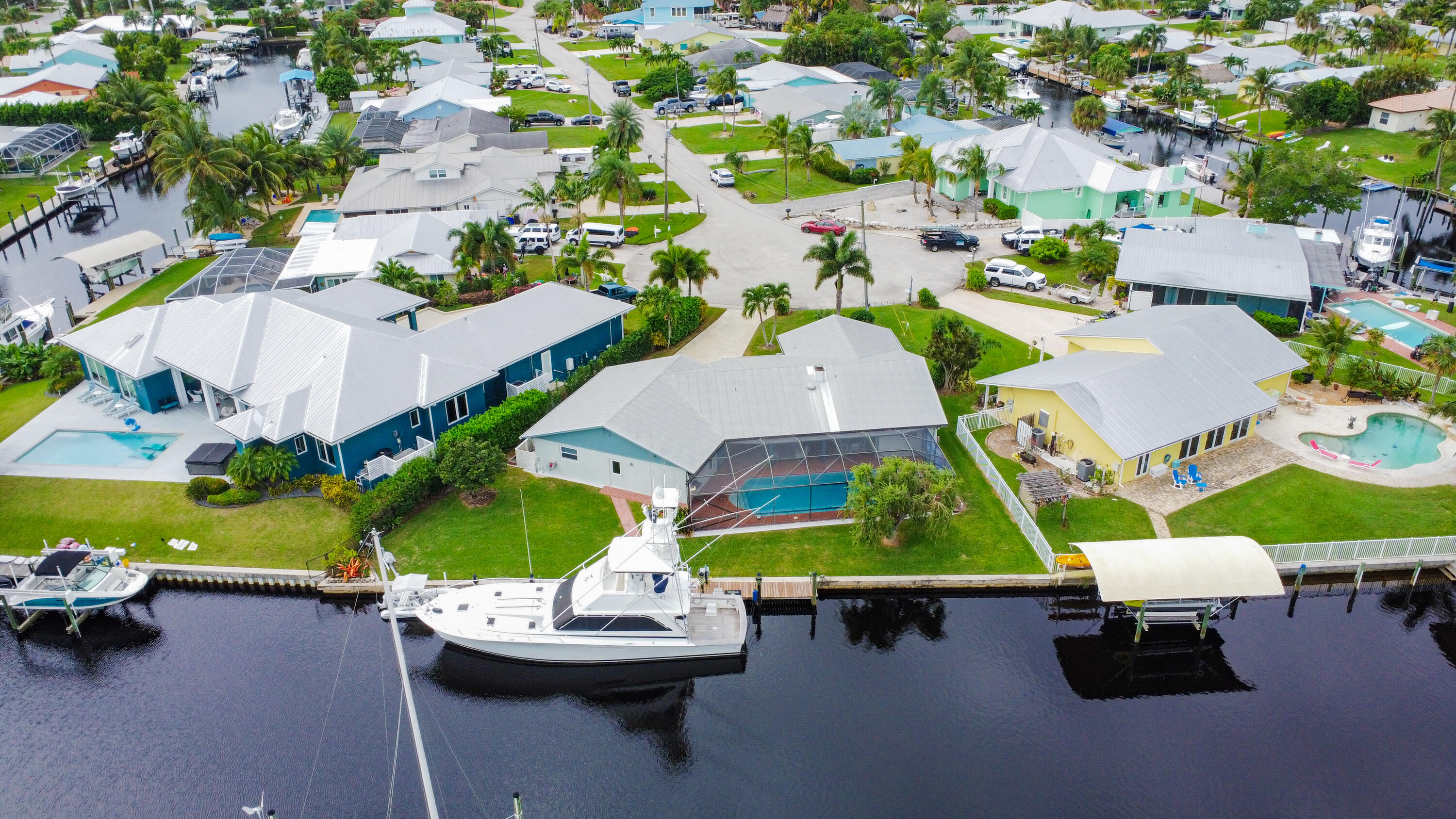 1360 Southwest Albatross Way Palm City, FL 34990 - Photo 6 of 75 8