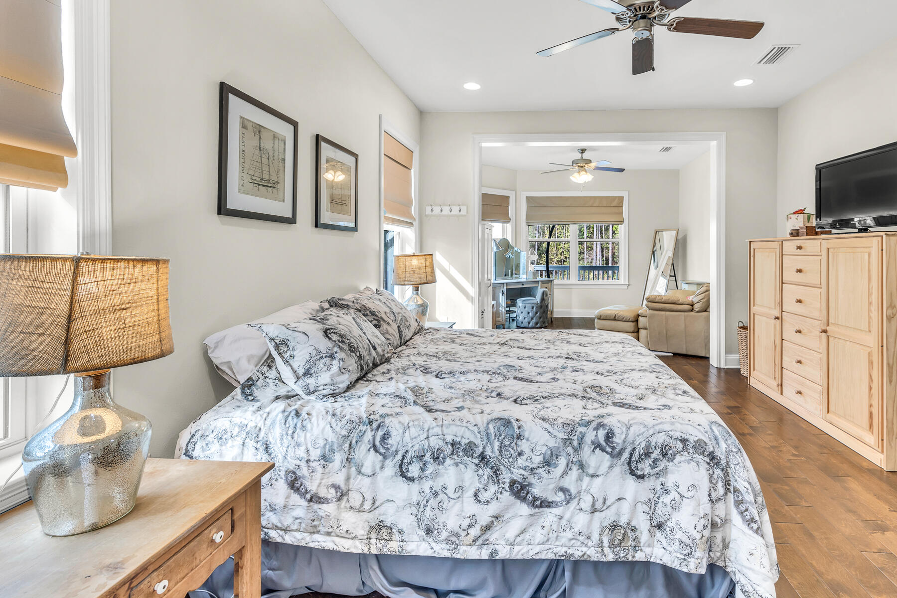 453 Don Graff Road Freeport, FL 32439 - Photo 23 of 59 a living room with furniture and a flat screen tv