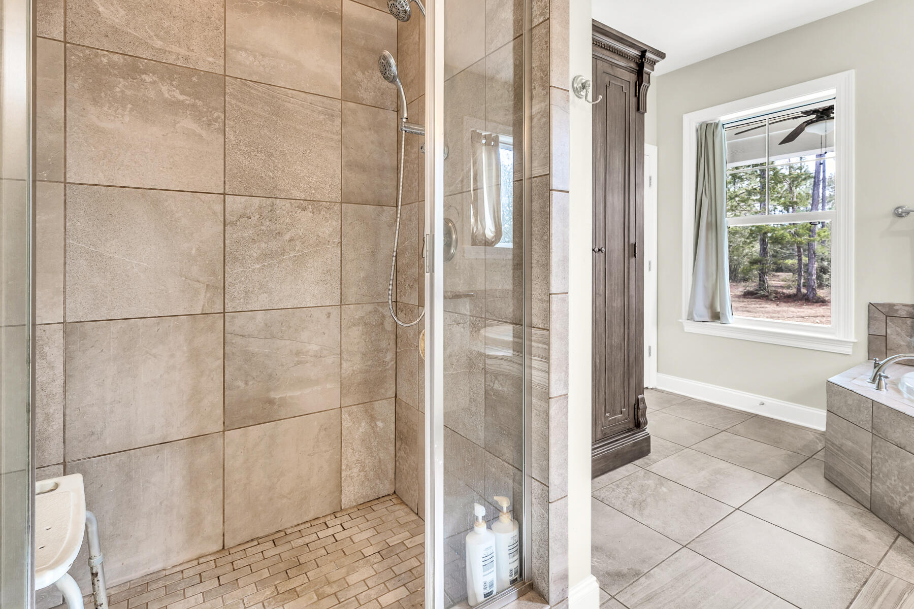 453 Don Graff Road Freeport, FL 32439 - Photo 27 of 59 Master Bath 2