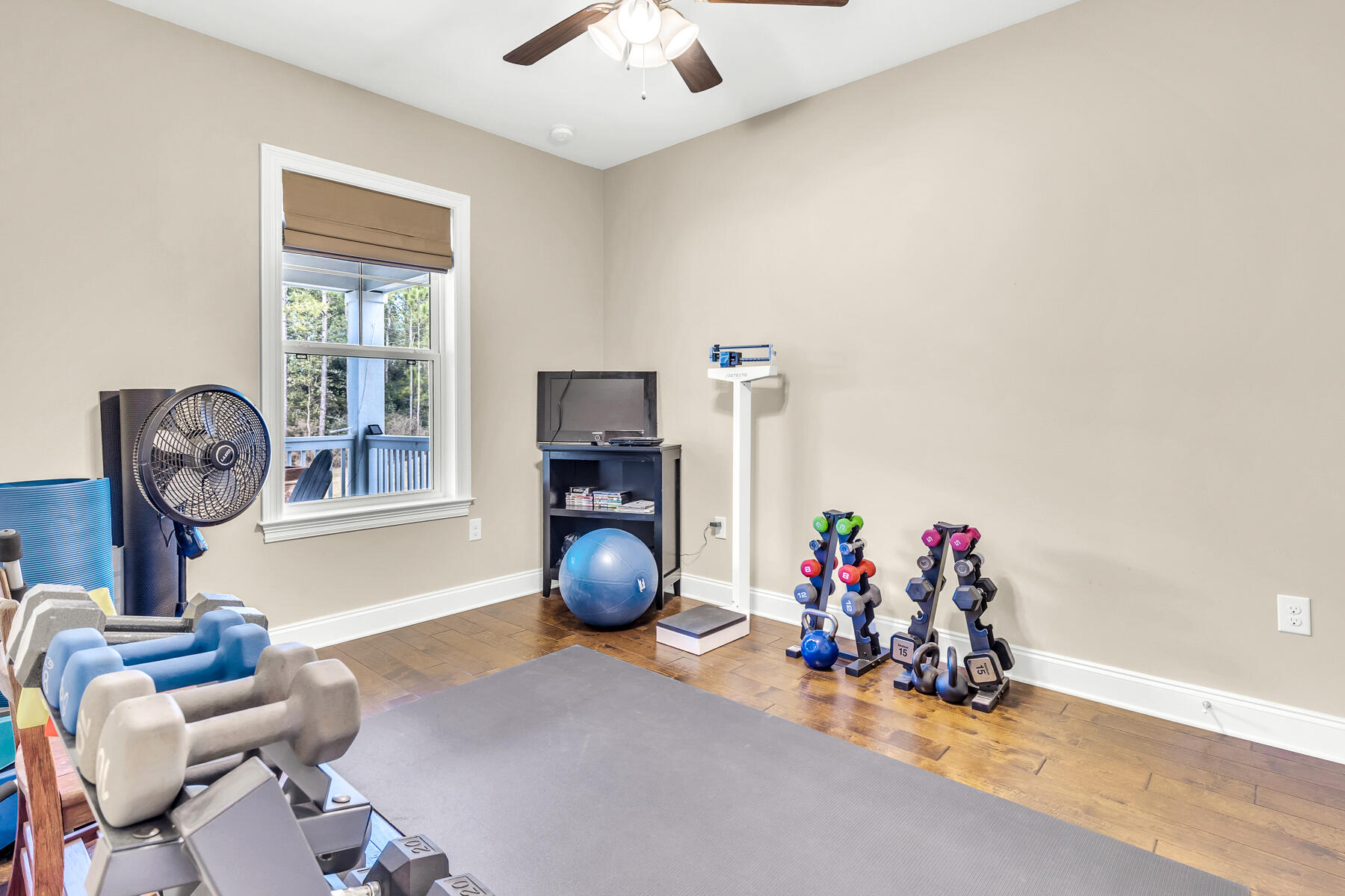 453 Don Graff Road Freeport, FL 32439 - Photo 32 of 59 a view of a room with gym equipment