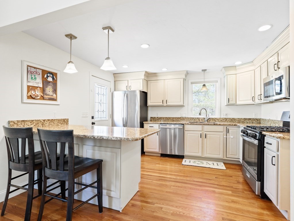 4 Tracywood Road Canton, MA 02021 - Photo 8 of 28 Gallery Image 8