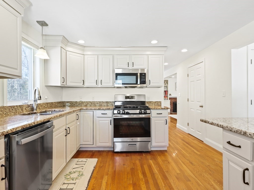 4 Tracywood Road Canton, MA 02021 - Photo 10 of 28 Gallery Image 10