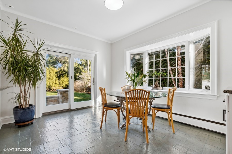 730 Sheridan Road Wilmette, IL 60091 - Photo 14 of 43 a dining room with furniture and window