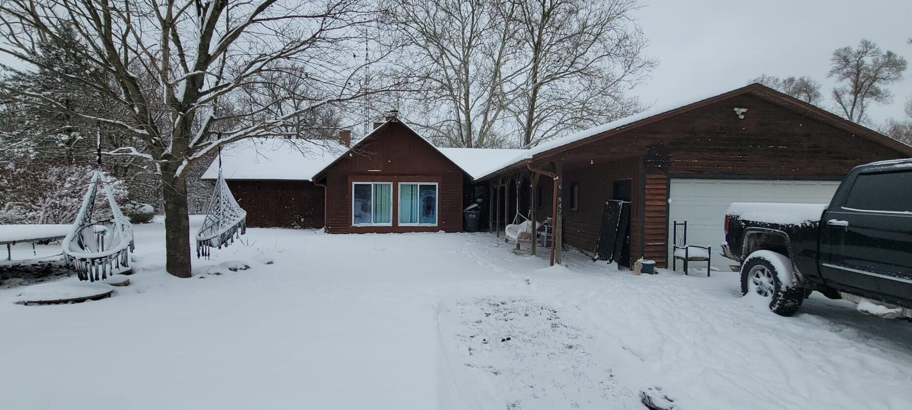 60847 Indian Lake Road Niles, MI 49120 - Photo 1 of 25 IMG-20241205-WA1141_cleanup
