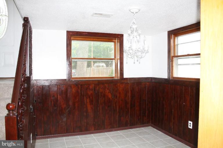 15020 Alaska Road Woodbridge, VA 22191 - Photo 9 of 29 Dining Area