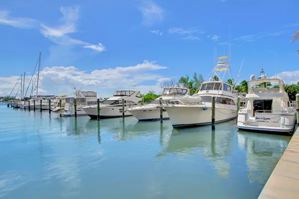 $4,495 | 804 East Windward Way, Unit PH 21, Lantana, FL 33462