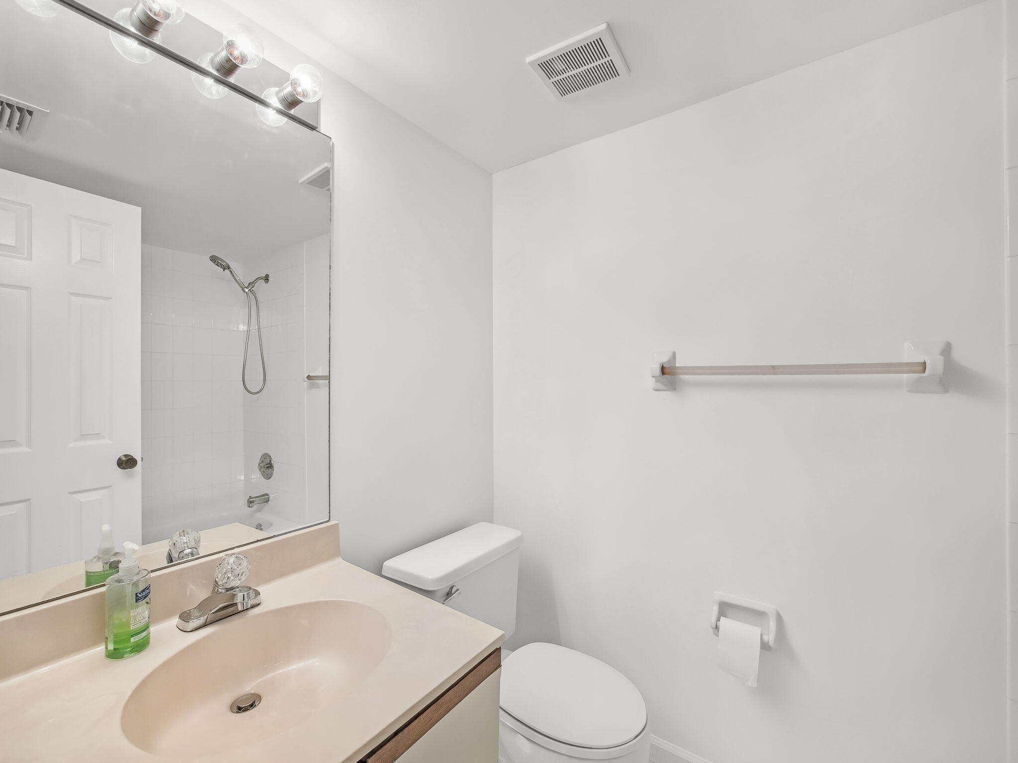 1101 Keystone Drive, Unit F Jupiter, FL 33458 - Photo 16 of 36 13-web-or-mls-005