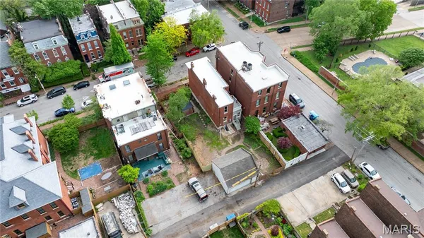 $488,800 | 2421 South 13th Street, St. Louis, MO 63104