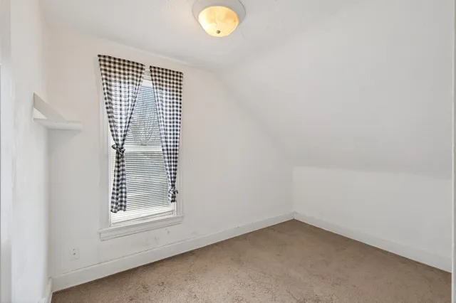 $200,000 | 1045 Magnolia Avenue East, St. Paul, MN 55106