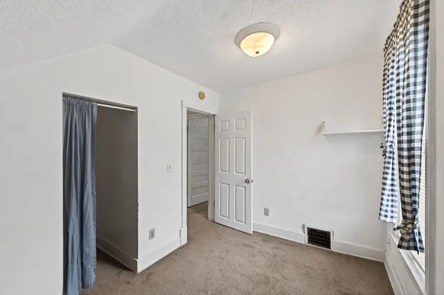 $200,000 | 1045 Magnolia Avenue East, St. Paul, MN 55106