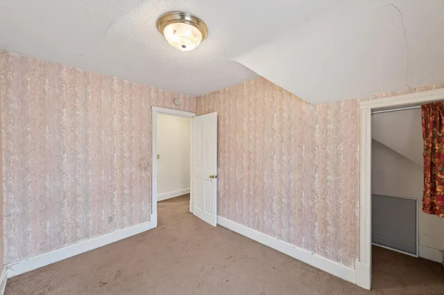 $200,000 | 1045 Magnolia Avenue East, St. Paul, MN 55106