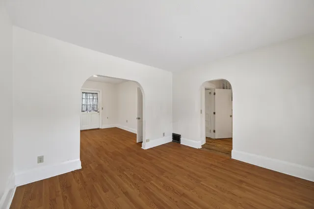 $200,000 | 1045 Magnolia Avenue East, St. Paul, MN 55106