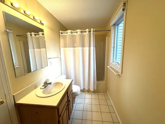 $3,000 | 49 Brickett Hill Circle, Unit 49, Haverhill, MA 01830