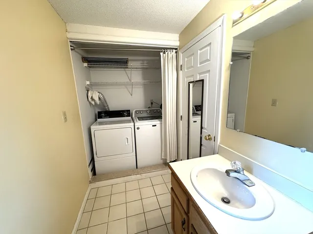 $3,000 | 49 Brickett Hill Circle, Unit 49, Haverhill, MA 01830