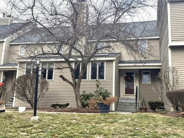$3,000 | 49 Brickett Hill Circle, Unit 49, Haverhill, MA 01830