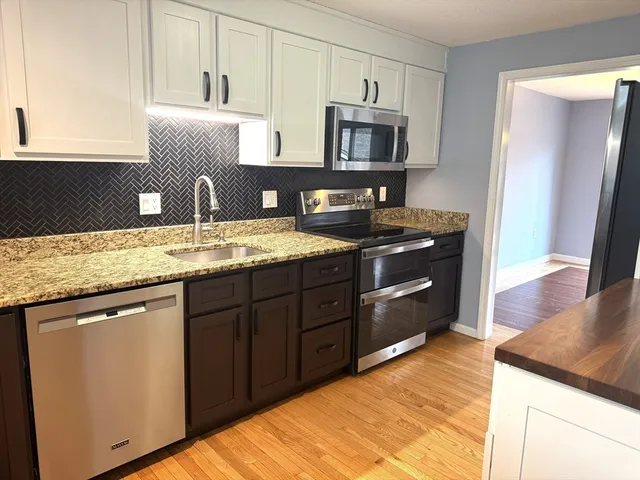 $3,000 | 49 Brickett Hill Circle, Unit 49, Haverhill, MA 01830