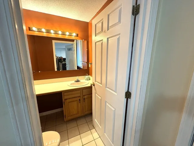 $3,000 | 49 Brickett Hill Circle, Unit 49, Haverhill, MA 01830