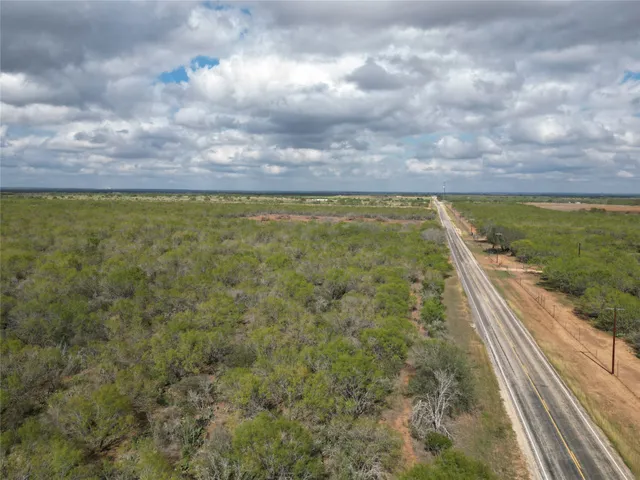 $810,000 | 9538 Farm To Market Road 1333, Charlotte, TX 78011