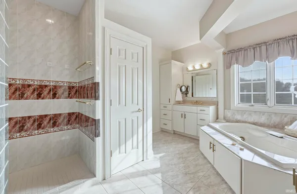 $995,000 | 1800 West 950 North, Markle, IN 46770