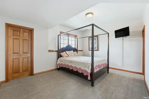 $995,000 | 1800 West 950 North, Markle, IN 46770