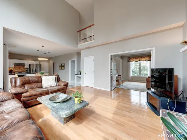 $819,900 | 283 Fairway Crossing, Glastonbury, CT 06033