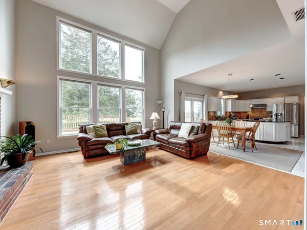 $819,900 | 283 Fairway Crossing, Glastonbury, CT 06033