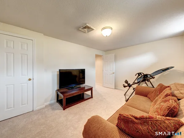 $819,900 | 283 Fairway Crossing, Glastonbury, CT 06033