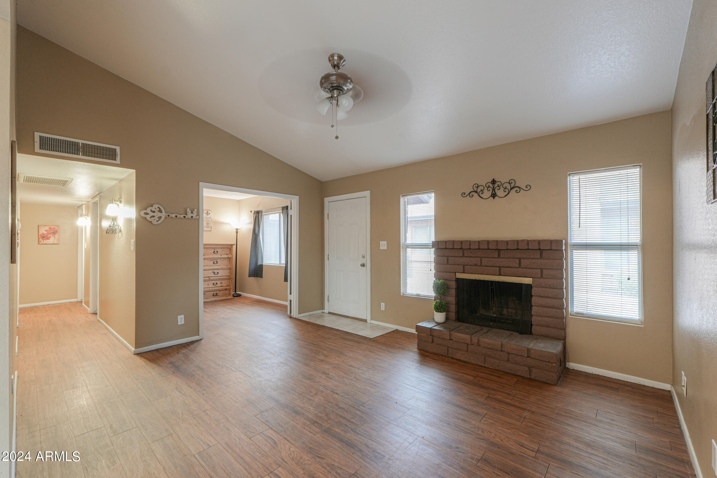6427 South Newberry Road, Unit D Tempe, AZ 85283 - Photo 8 of 32 07