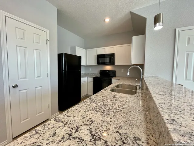 $1,350 | 6922 Crestway Road, Unit 4, San Antonio, TX 78239