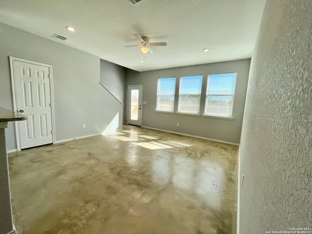 $1,350 | 6922 Crestway Road, Unit 4, San Antonio, TX 78239