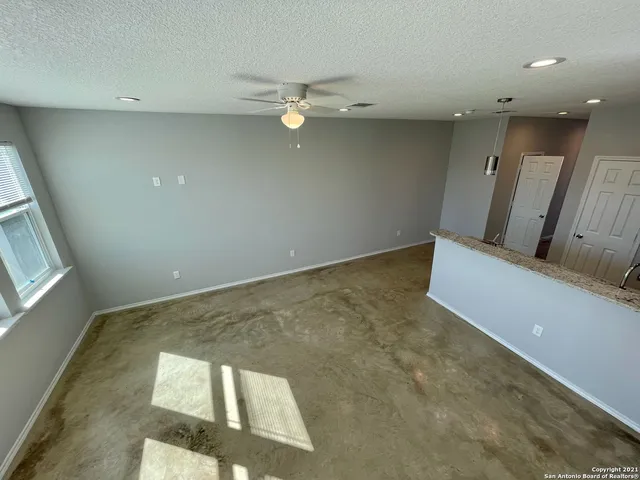 $1,350 | 6922 Crestway Road, Unit 4, San Antonio, TX 78239