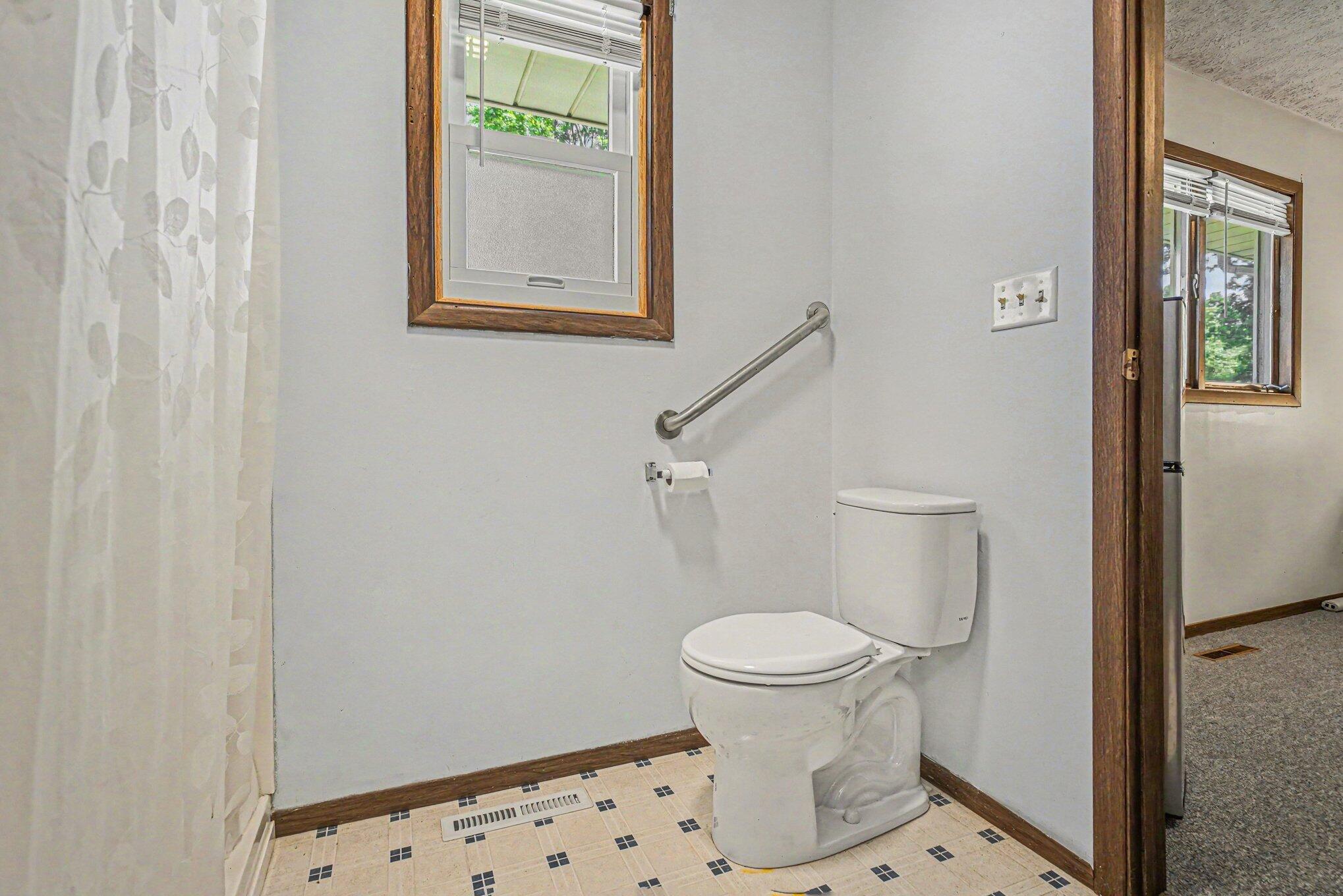 1549 Trebor Road St. Joseph, MI 49085 - Photo 17 of 26 bath