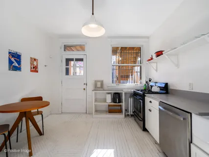 $299,000 | 1365 East 52nd Street, Unit 1E, Chicago, IL 60615