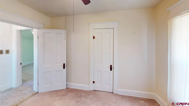 a view of empty room with window