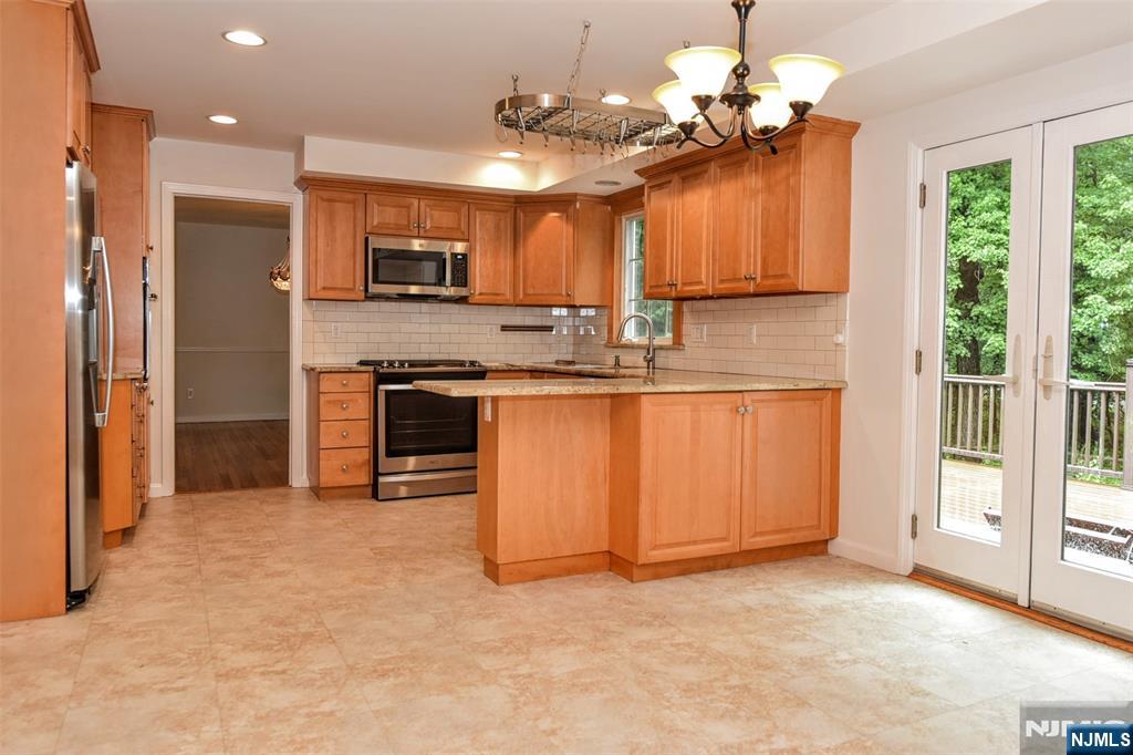 55 George Street Allendale, NJ 07401 - Photo 11 of 43