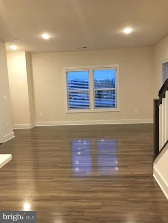 $3,100 | 44804 Tiverton Square, Ashburn, VA 20147