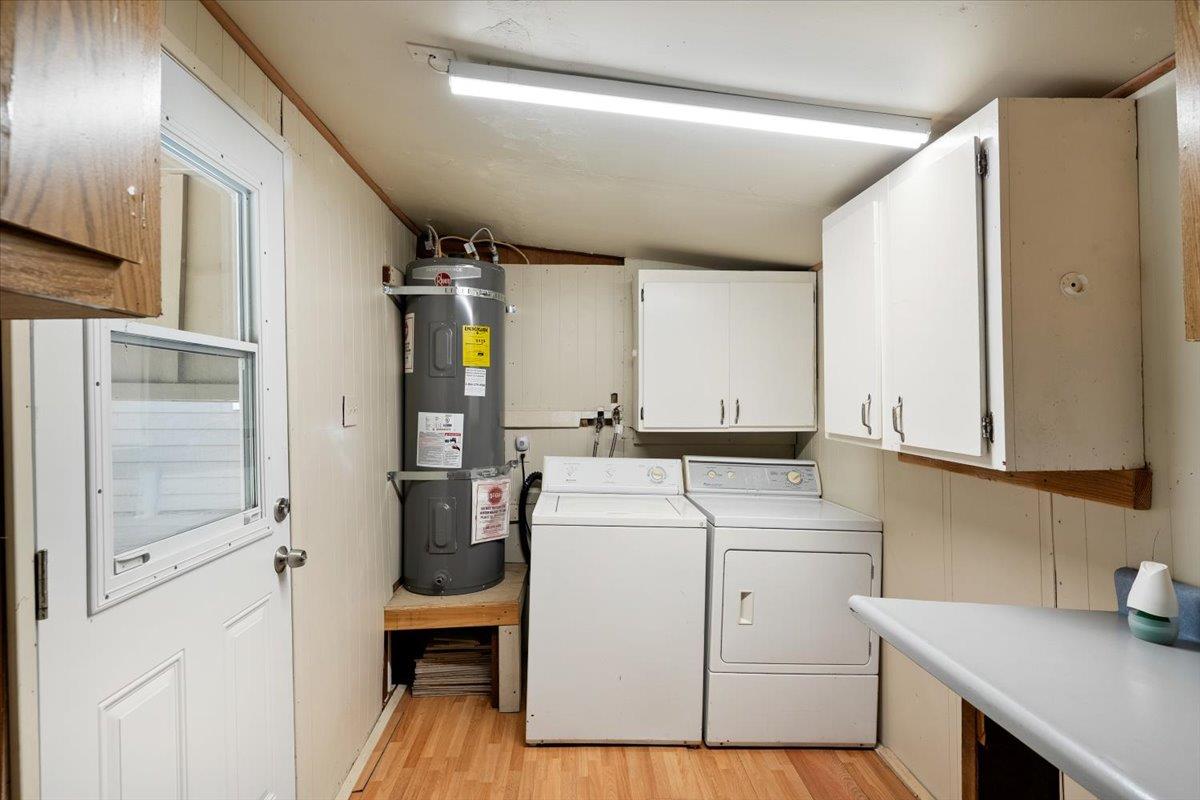 1302 Nicks Lane Placerville, CA 95667 - Photo 35 of 51 a view of washer and dryer with wooden floor