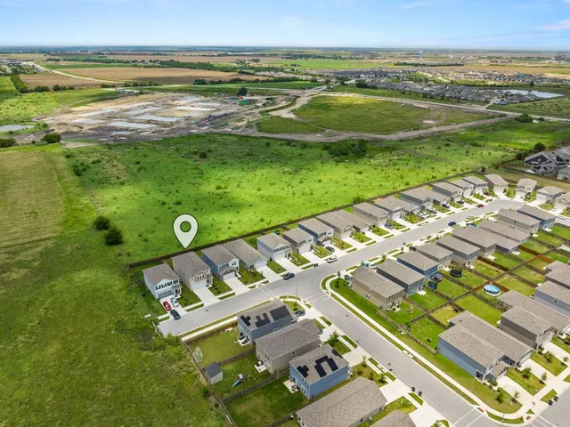 $370,000 | 704 Gemsbok Drive, Hutto, TX 78634