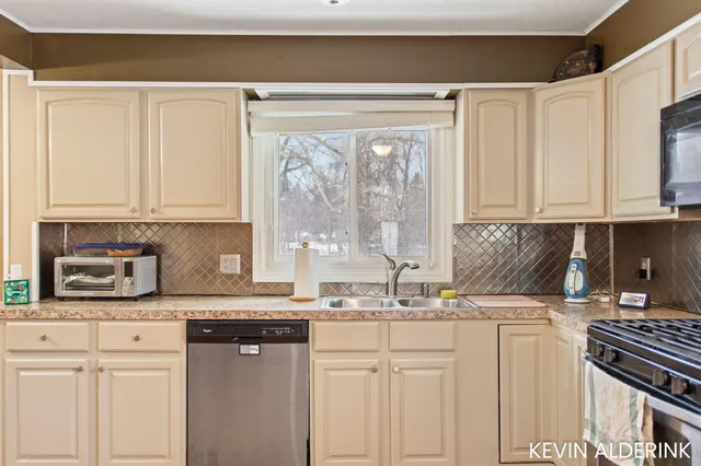 $279,900 | 3613 36th Street, Hamilton, MI 49419