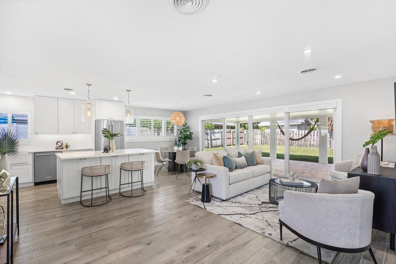 787 Southwest 7th Street Boca Raton, FL 33486 - Photo 3 of 35 007-787Southwest7thStreet-BocaRaton-FL-3