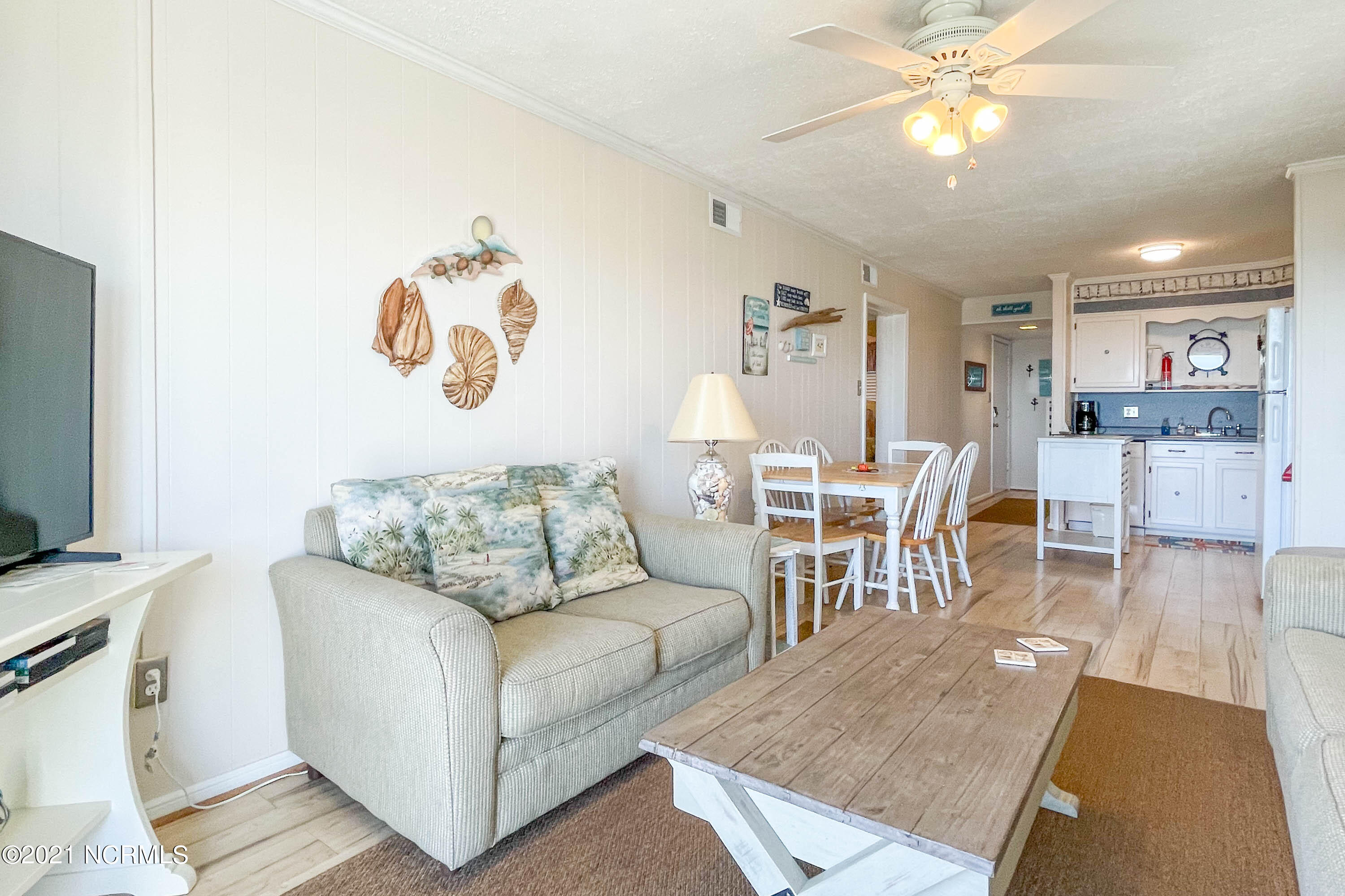 301 West First Street, Unit B1 Ocean Isle Beach, NC 28469 - Photo 20 of 49 KahunaPhoto.com-3599
