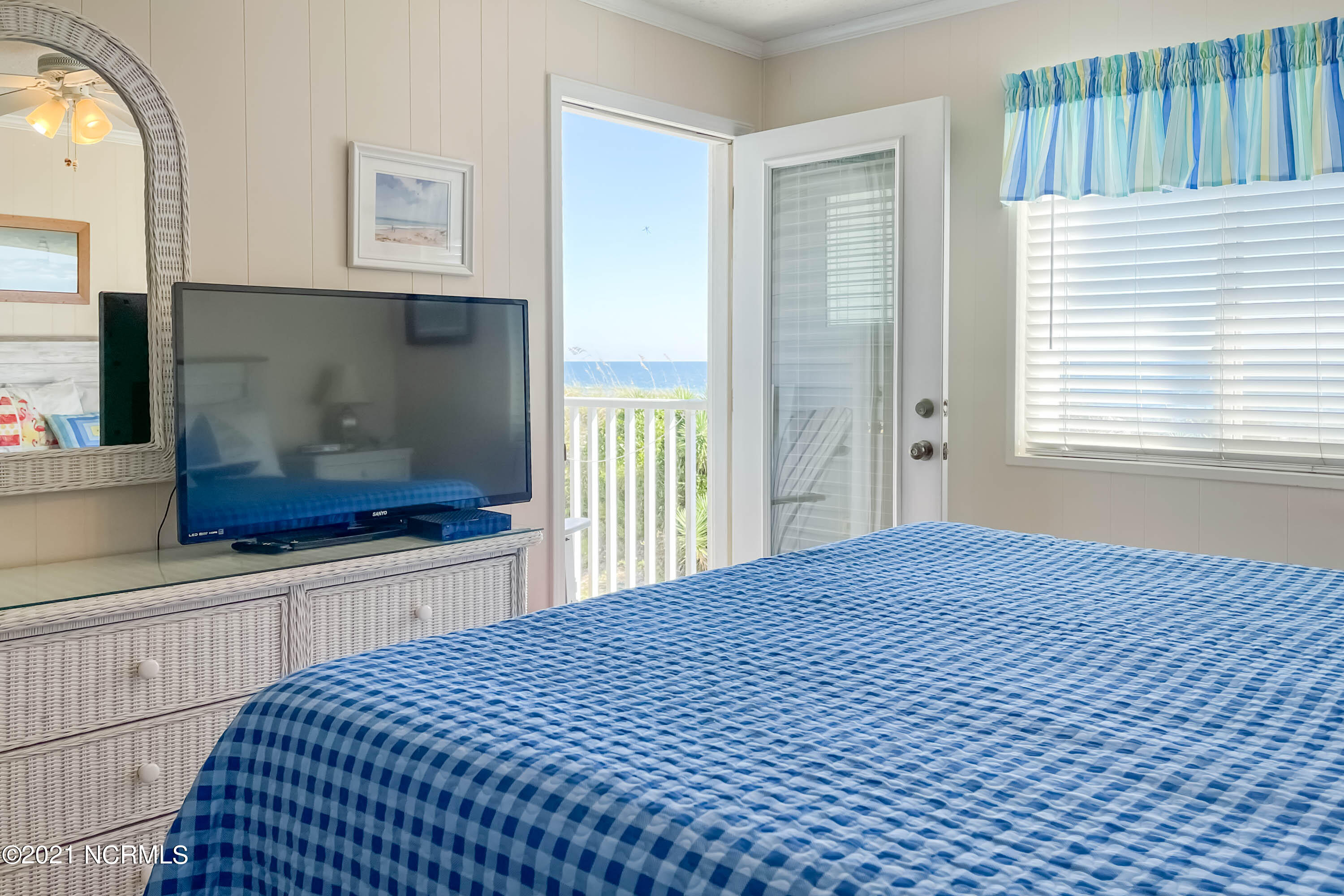 301 West First Street, Unit B1 Ocean Isle Beach, NC 28469 - Photo 31 of 49 KahunaPhoto.com-3615