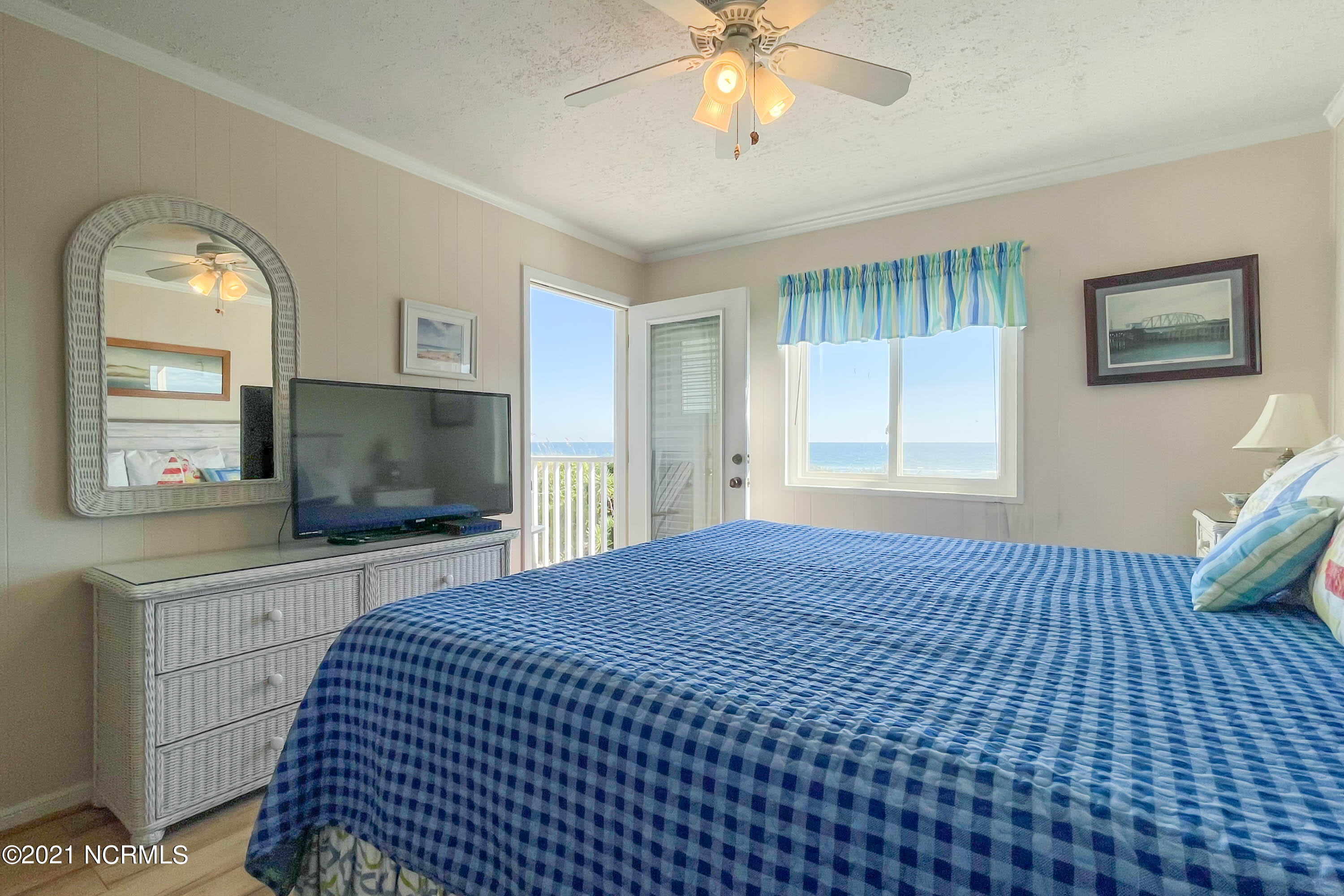 301 West First Street, Unit B1 Ocean Isle Beach, NC 28469 - Photo 32 of 49 KahunaPhoto.com-3617