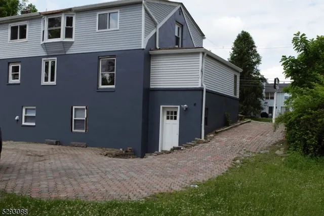 $2,000 | 55 Highway 23, Hamburg, NJ 07419