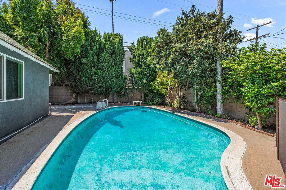 5342 Lemon Grove Avenue Los Angeles, CA 90038 - Photo 20 of 30 a view of a backyard with a garden