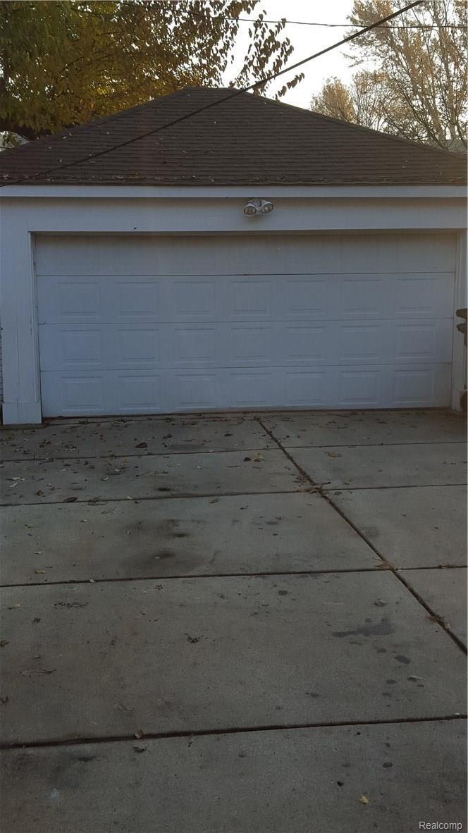 15062 Stahelin Road Detroit, MI 48223 - Photo 10 of 19 2 Car garage